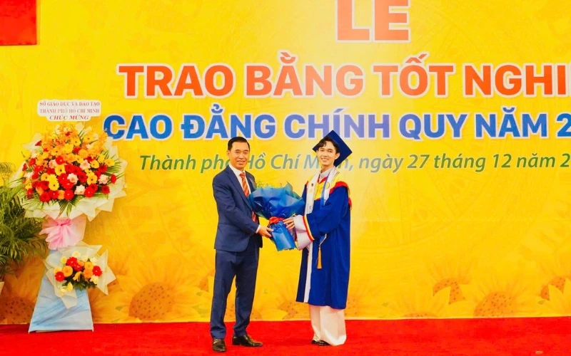 Cùng Ngắm Nhìn Tân Thủ Khoa 2025 - Niềm Tự Hào Của Đại Việt Sài Gòn