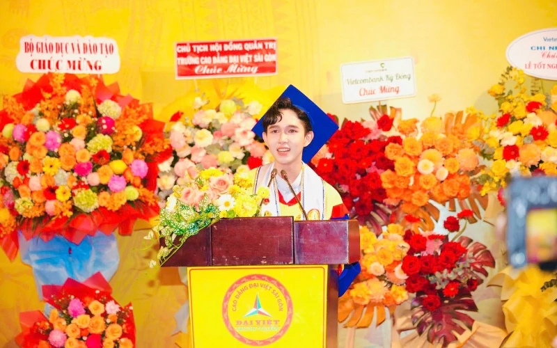 Cùng Ngắm Nhìn Tân Thủ Khoa 2025 - Niềm Tự Hào Của Đại Việt Sài Gòn