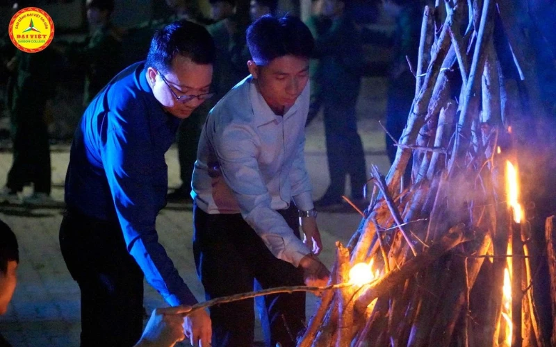 Cùng Xem Lại Những Khoảnh Khắc Thanh Xuân Trong Màu Áo Lính - Tuổi Trẻ Dve !