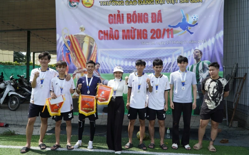 Đại Việt Sài Gòn Bùng Nổ Không Khí Thi Đấu - Chung Kết Giải Bóng Đá Chào Mừng 20/11