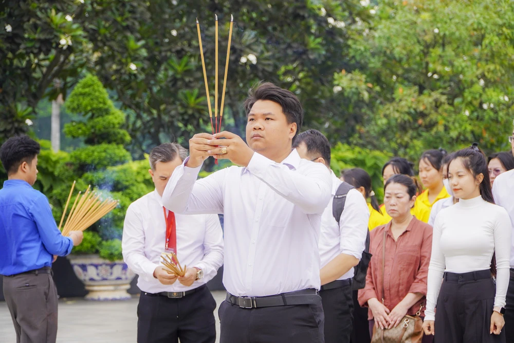 Đại Việt Sài Gòn Dâng Hương Tưởng Niệm Các Anh Hùng Liệt Sĩ Nhân Kỷ Niệm 79 Năm Ngày Thương Binh - Liệt Sĩ