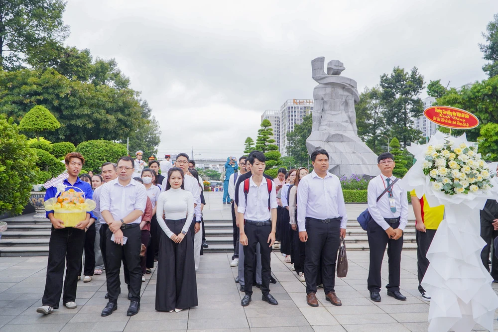 Đại Việt Sài Gòn Dâng Hương Tưởng Niệm Các Anh Hùng Liệt Sĩ Nhân Kỷ Niệm 79 Năm Ngày Thương Binh - Liệt Sĩ