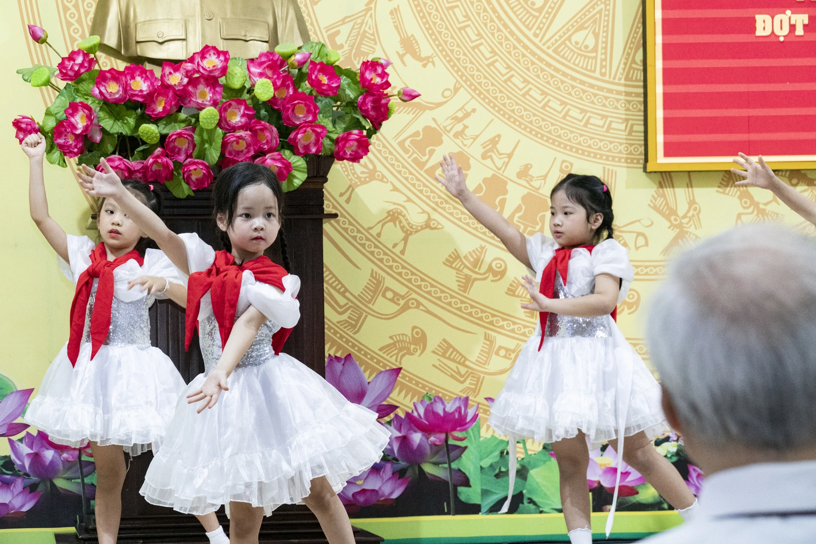 ĐẠI VIỆT SÀI GÒN NHẬN GIẤY KHEN HỌC TẬP VÀ LÀM THEO TƯ TƯỞNG HỒ CHÍ MINH 19/5/2025 ĐẾN 19/5/2026