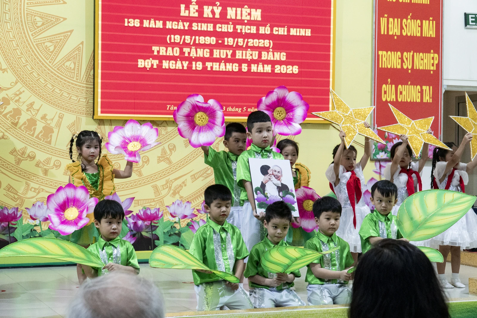 ĐẠI VIỆT SÀI GÒN NHẬN GIẤY KHEN HỌC TẬP VÀ LÀM THEO TƯ TƯỞNG HỒ CHÍ MINH 19/5/2025 ĐẾN 19/5/2026