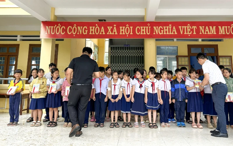 ĐIỂM DỪNG CẢM ĐỘNG: TRƯỜNG TIỂU HỌC TRẦN PHÚ - NƠI NHỮNG ƯỚC MƠ TRẺ THƠ ĐƯỢC NÂNG ĐỠ