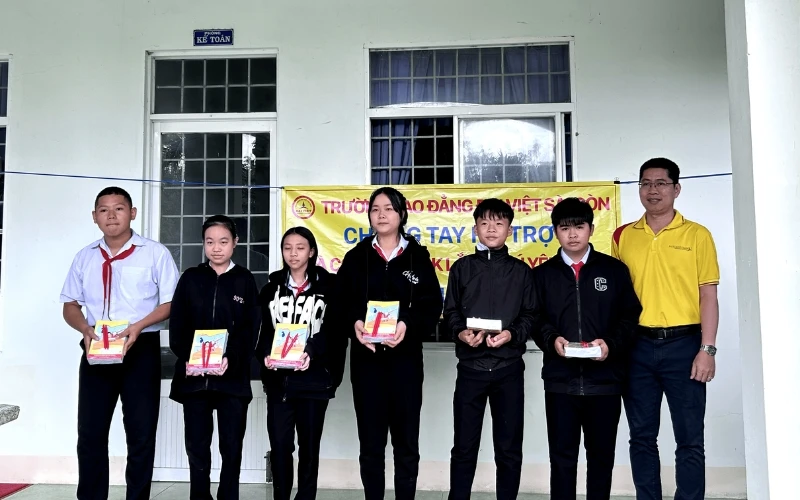 ĐIỂM DỪNG CHÂN ĐẦU TIÊN: ẤM TÌNH NGƯỜI TẠI XÃ HÒA THỊNH - PHÚ YÊN