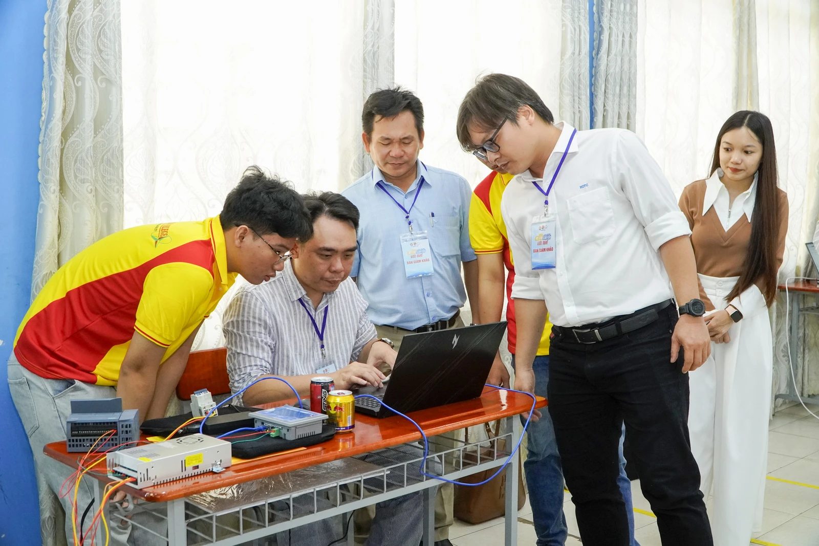 "ĐỘ" CHỈNH CHỨ KO "ĐỘ" CHƠI: NGÀNH THI “ĐIỀU KHIỂN TỰ ĐỘNG” DVE LÊN SÀN THI GIỎI NGHỀ 2026 CẤP THÀNH PHỐ!