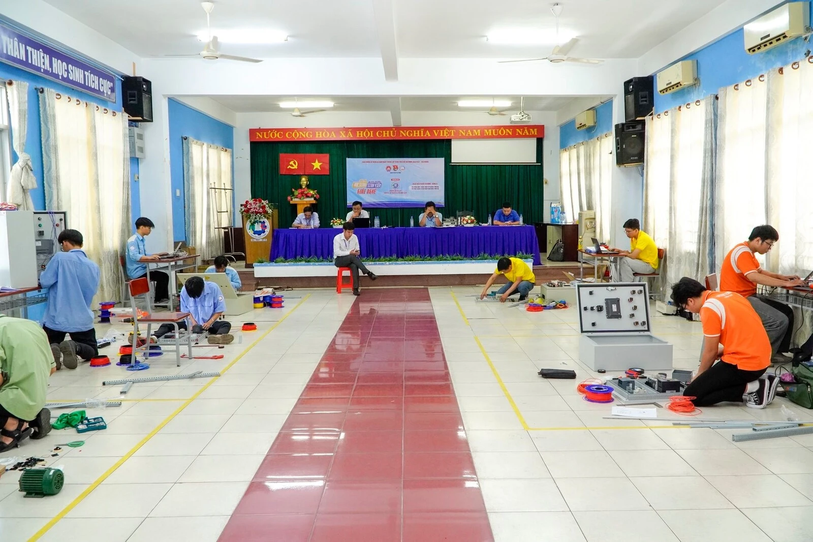 "ĐỘ" CHỈNH CHỨ KO "ĐỘ" CHƠI: NGÀNH THI “ĐIỀU KHIỂN TỰ ĐỘNG” DVE LÊN SÀN THI GIỎI NGHỀ 2026 CẤP THÀNH PHỐ!