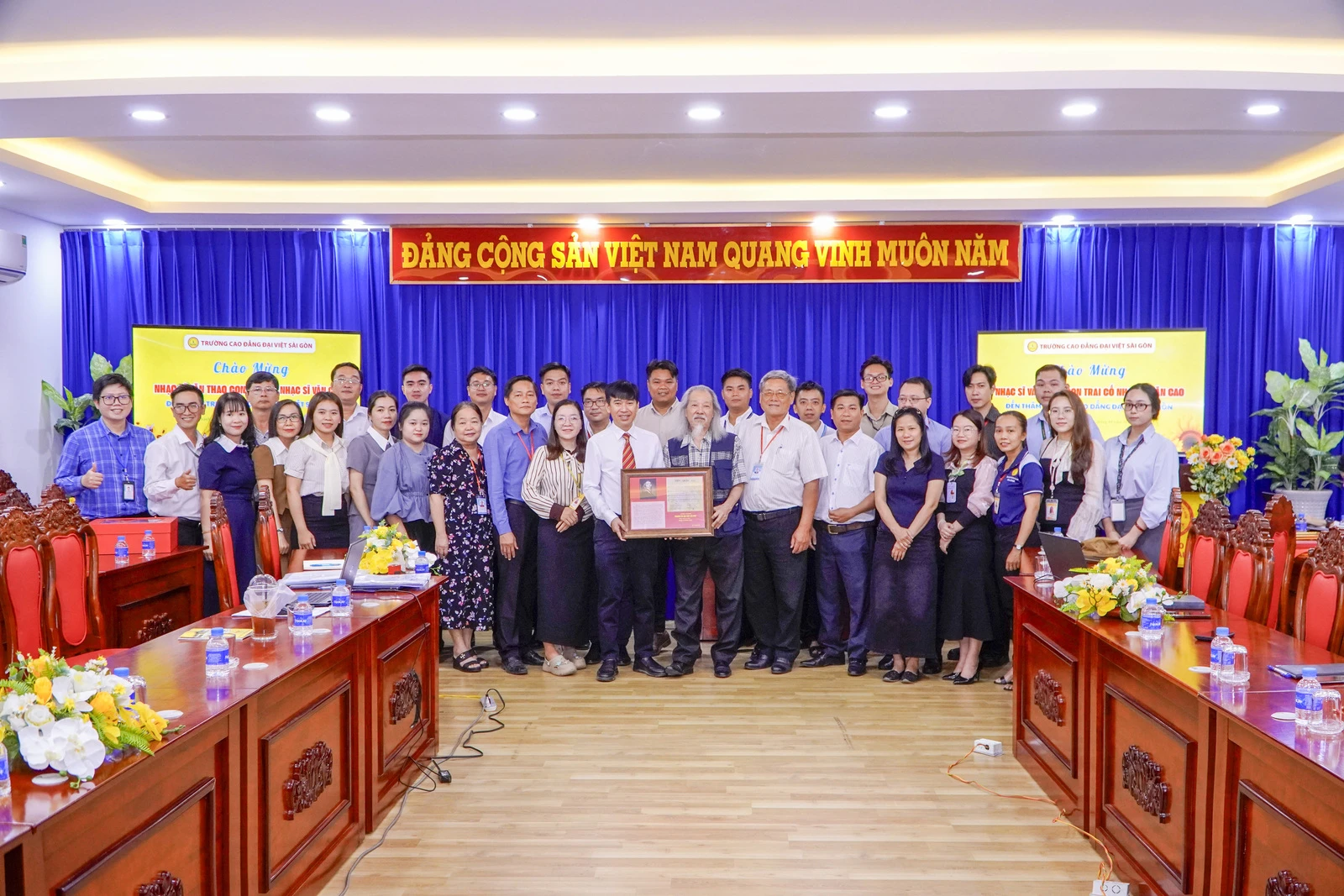 GIAO LƯU CÙNG NHẠC SĨ VĂN THAO - LAN TỎA GIÁ TRỊ ÂM NHẠC VÀ LÒNG TỰ HÀO DÂN TỘC