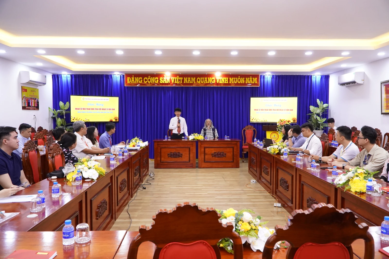 GIAO LƯU CÙNG NHẠC SĨ VĂN THAO - LAN TỎA GIÁ TRỊ ÂM NHẠC VÀ LÒNG TỰ HÀO DÂN TỘC