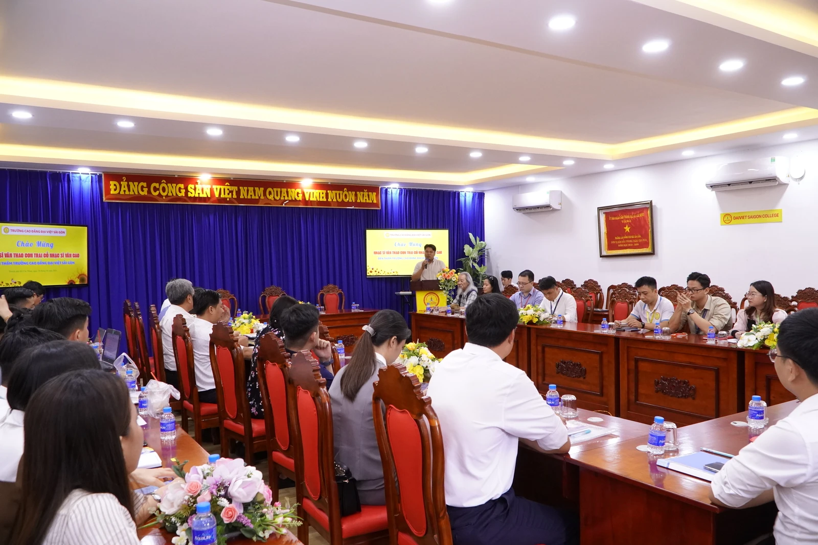 GIAO LƯU CÙNG NHẠC SĨ VĂN THAO - LAN TỎA GIÁ TRỊ ÂM NHẠC VÀ LÒNG TỰ HÀO DÂN TỘC