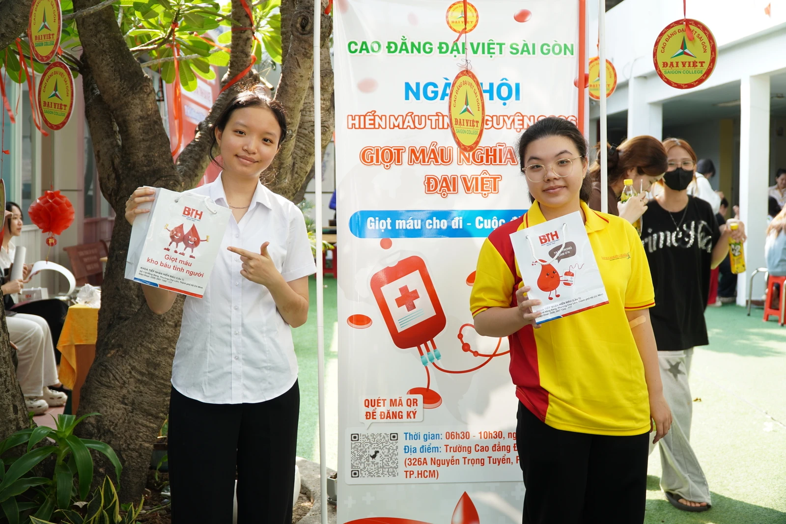 GIỌT MÁU NGHĨA TÌNH ĐẠI VIỆT” GIỌT MÁU CHO ĐI - CUỘC ĐỜI Ở LẠI