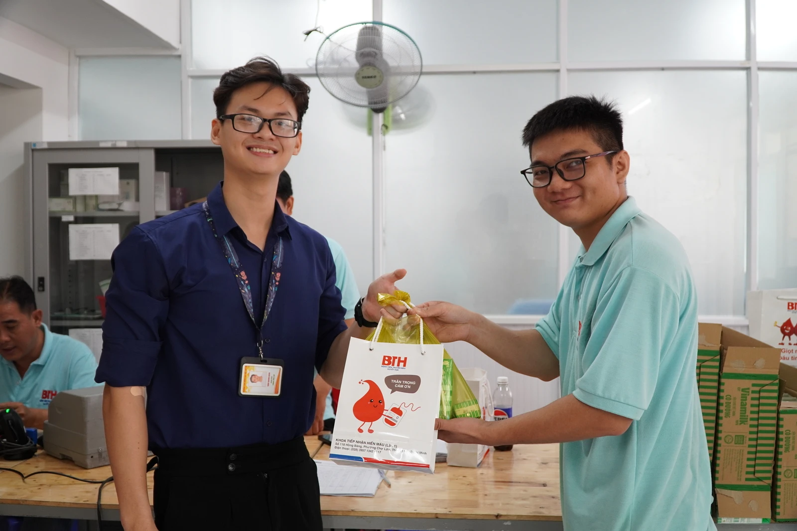 GIỌT MÁU NGHĨA TÌNH ĐẠI VIỆT” GIỌT MÁU CHO ĐI - CUỘC ĐỜI Ở LẠI