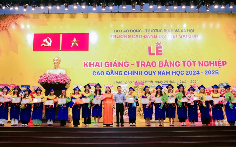 Cùng nhau chúc mừng có những mầm non tương lai