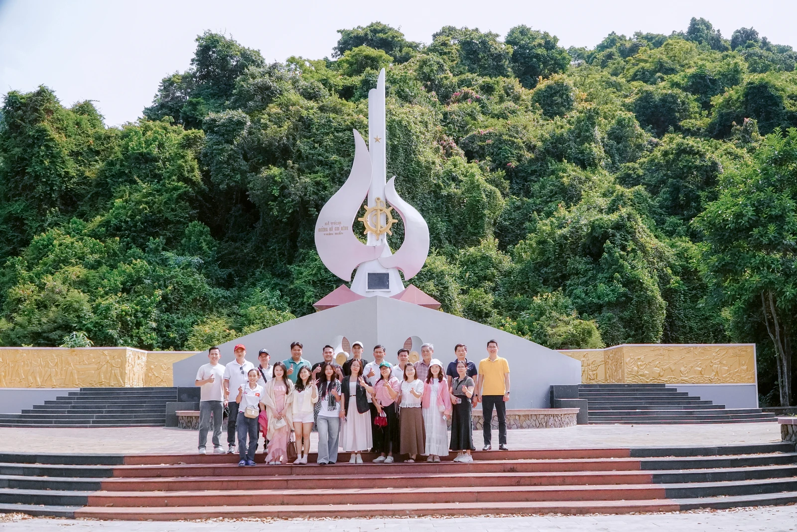 HÀNH TRÌNH VỀ ĐỊA CHỈ ĐỎ: VŨNG RÔ - HUYỀN THOẠI NHỮNG CON TÀU KHÔNG SỐ