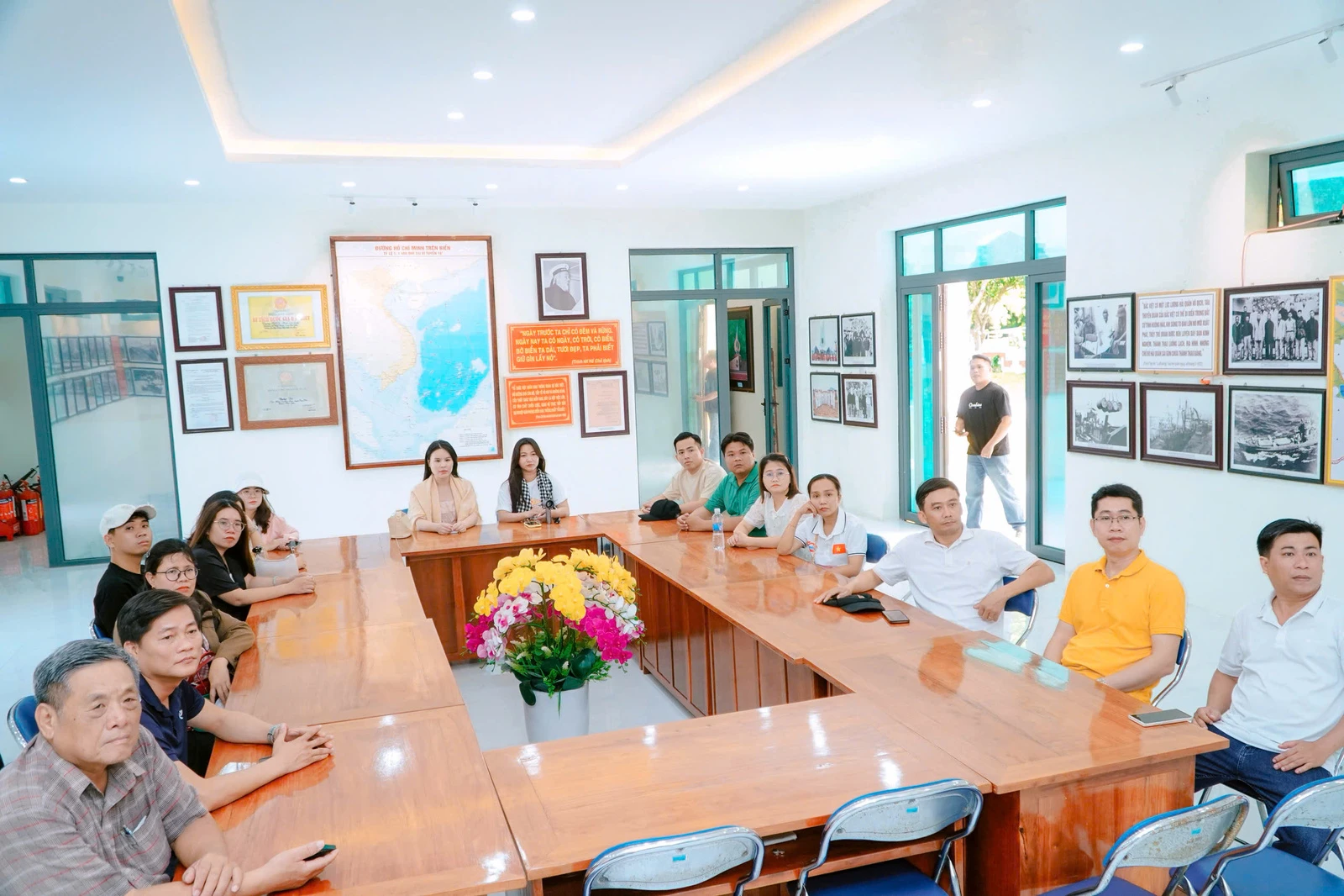 HÀNH TRÌNH VỀ ĐỊA CHỈ ĐỎ: VŨNG RÔ - HUYỀN THOẠI NHỮNG CON TÀU KHÔNG SỐ