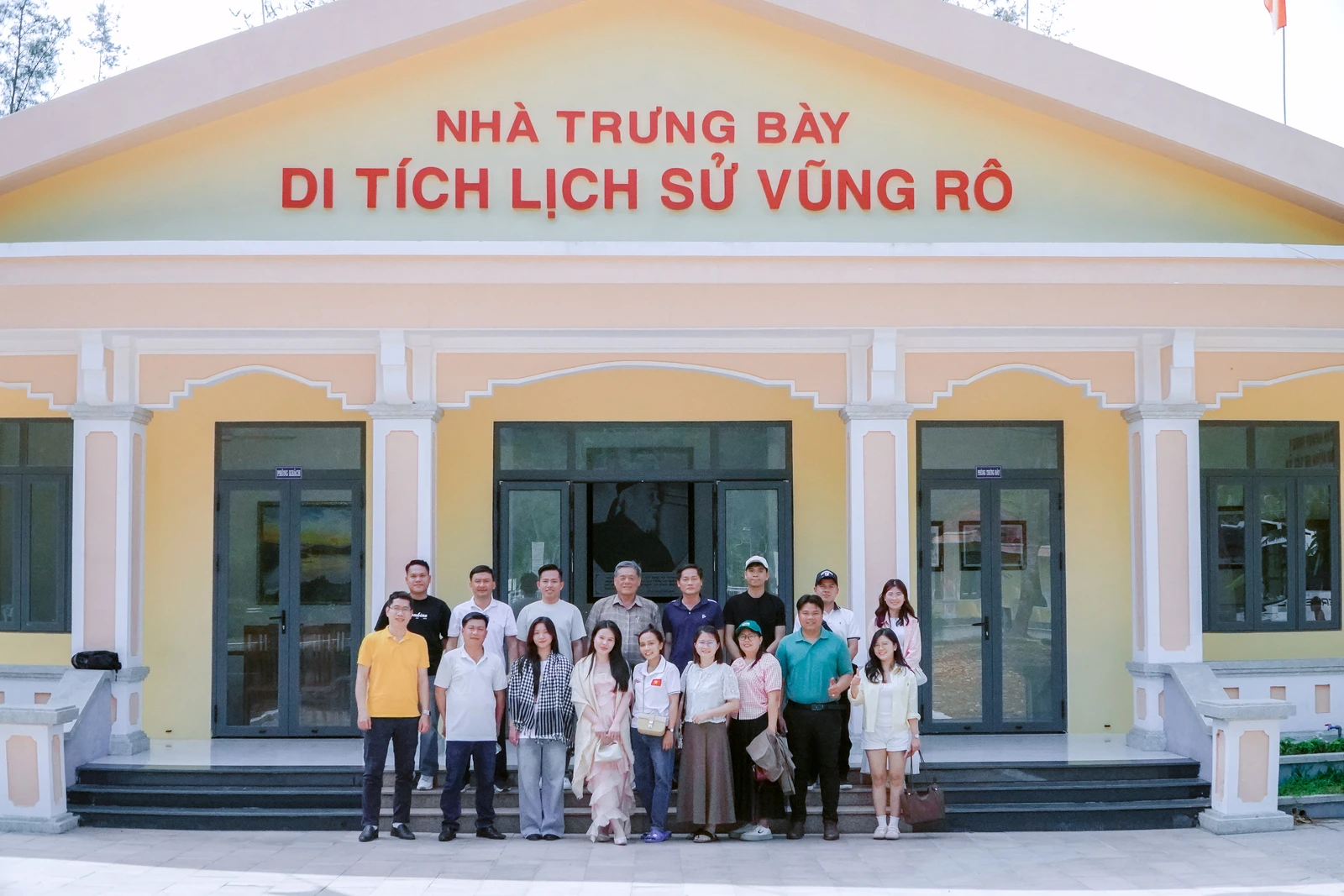 HÀNH TRÌNH VỀ ĐỊA CHỈ ĐỎ: VŨNG RÔ - HUYỀN THOẠI NHỮNG CON TÀU KHÔNG SỐ