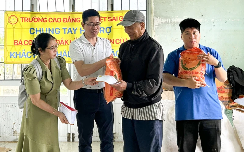 HÀNH TRÌNH YÊU THƯƠNG TẠI XÃ HÒA XUÂN – NƠI TRAO GỬI NIỀM TIN GIỮA BÃO LŨ