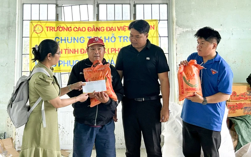 HÀNH TRÌNH YÊU THƯƠNG TẠI XÃ HÒA XUÂN – NƠI TRAO GỬI NIỀM TIN GIỮA BÃO LŨ