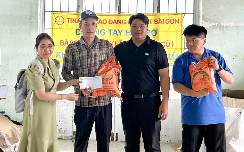 HÀNH TRÌNH YÊU THƯƠNG TẠI XÃ HÒA XUÂN – NƠI TRAO GỬI NIỀM TIN GIỮA BÃO LŨ