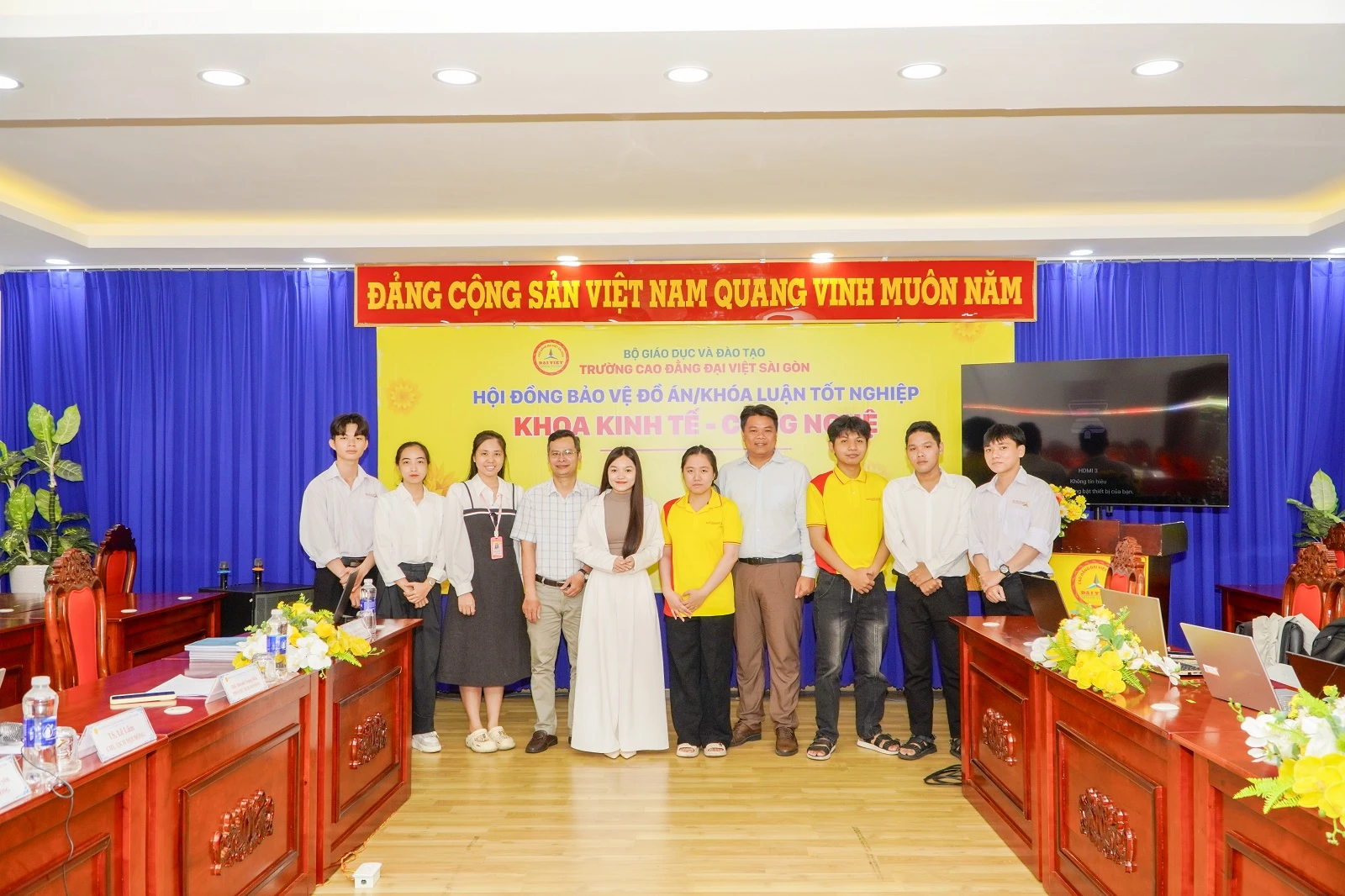 HỘI ĐỒNG BẢO VỆ ĐỒ ÁN TỐT NGHIỆP NGÀNH CÔNG NGHỆ THÔNG TIN: KHẲNG ĐỊNH NĂNG LỰC, SẴN SÀNG HỘI NHẬP