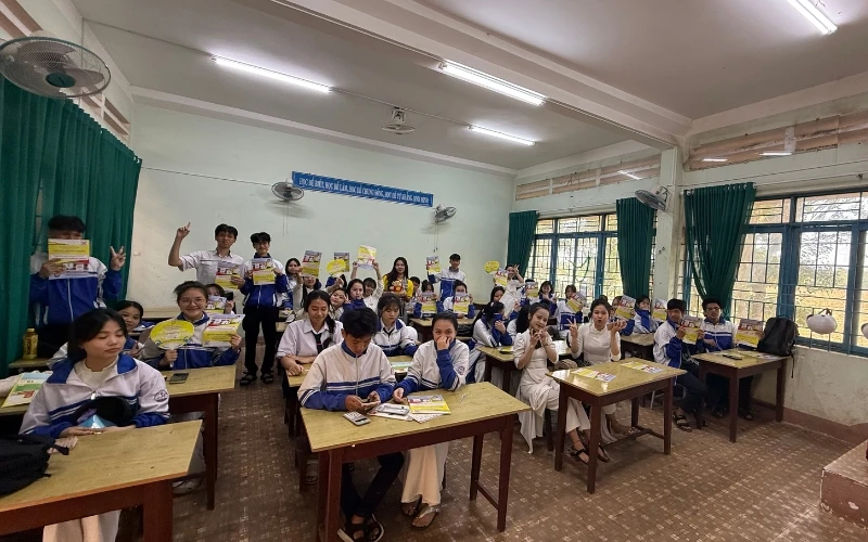 KHỞI ĐỘNG HÀNH TRÌNH TƯ VẤN TUYỂN SINH - HƯỚNG NGHIỆP 2026