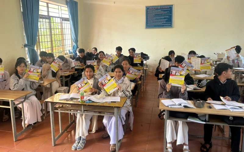 KHỞI ĐỘNG HÀNH TRÌNH TƯ VẤN TUYỂN SINH - HƯỚNG NGHIỆP 2026