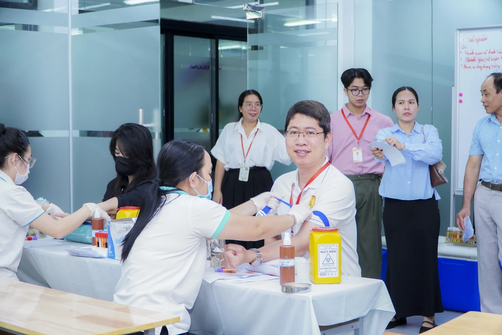 KHÁM SỨC KHỎE ĐỊNH KỲ NĂM 2026 CHO CÁN BỘ, GIẢNG VIÊN VÀ NHÂN VIÊN