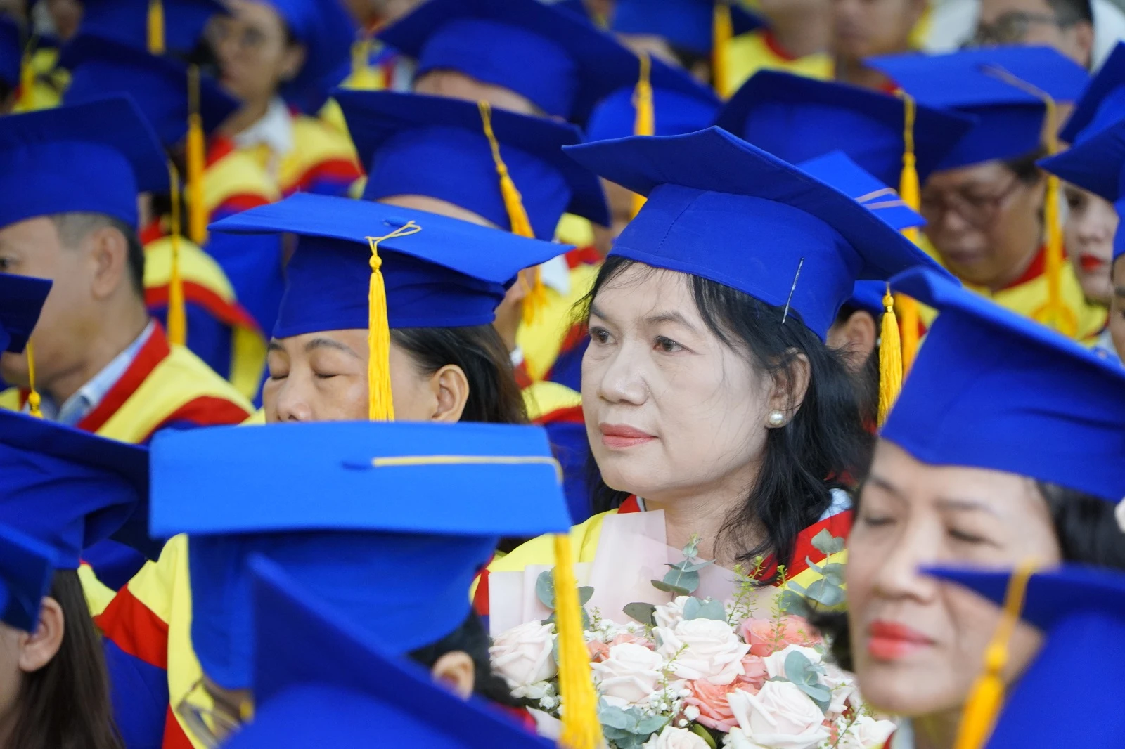 KHÔNG BAO GIỜ LÀ QUÁ MUỘN ĐỂ HỌC TẬP - NHỮNG TÂN KHOA LỚN TUỔI TRUYỀN CẢM HỨNG TẠI LỄ TỐT NGHIỆP NĂM 2026