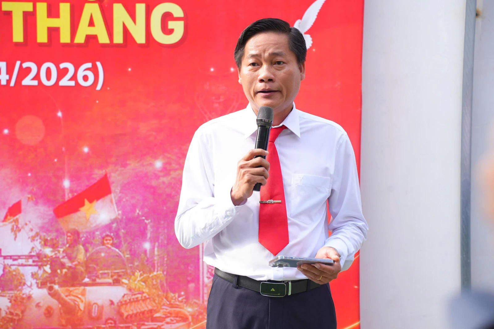 LỄ CHÀO CỜ ĐẶC BIỆT - CHÀO MỪNG KỶ NIỆM 51 NĂM NGÀY GIẢI PHÓNG MIỀN NAM