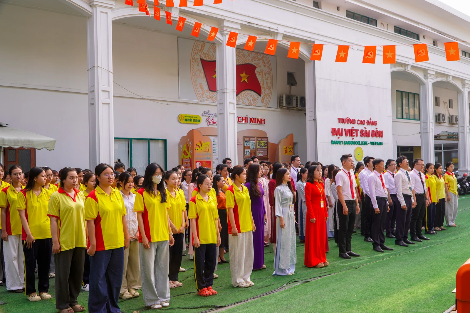 LỄ CHÀO CỜ ĐẦU TUẦN - KHỞI ĐẦU MỘT TUẦN HỌC TẬP ĐẦY NĂNG LƯỢNG