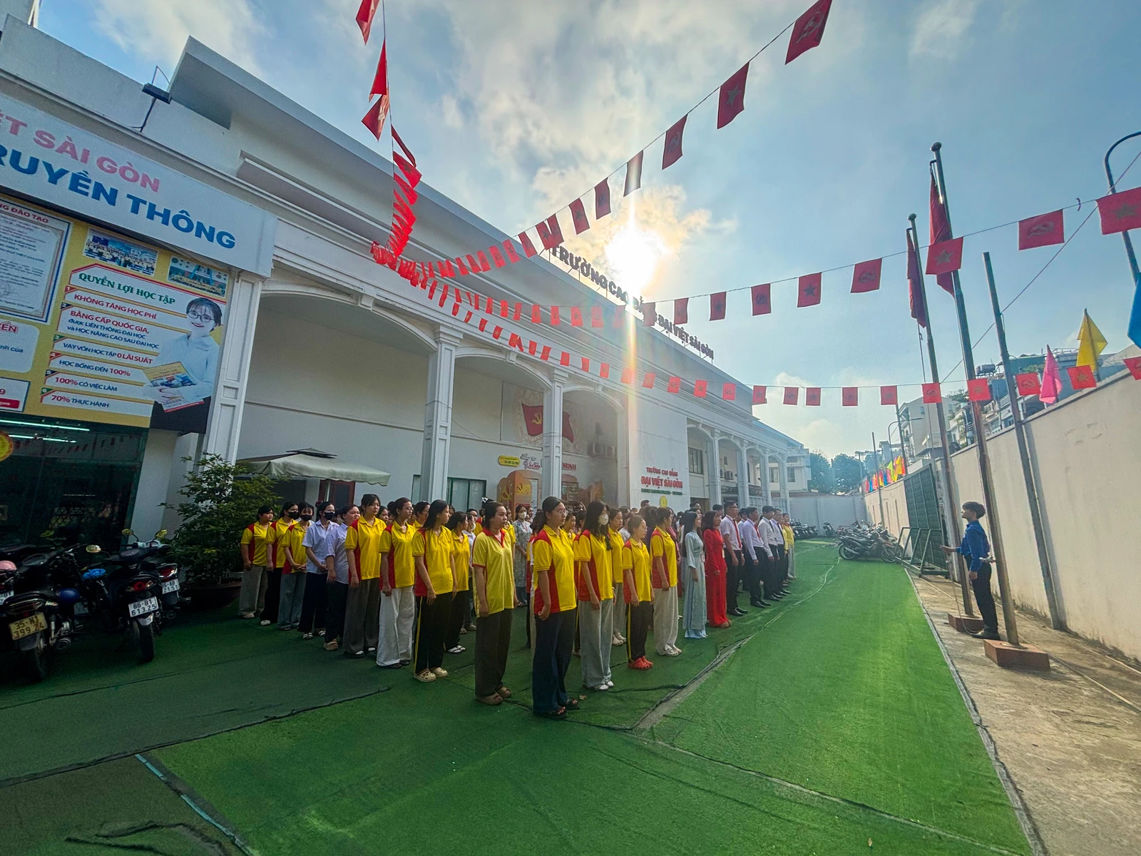 LỄ CHÀO CỜ ĐẦU TUẦN - KHỞI ĐẦU MỘT TUẦN HỌC TẬP ĐẦY NĂNG LƯỢNG