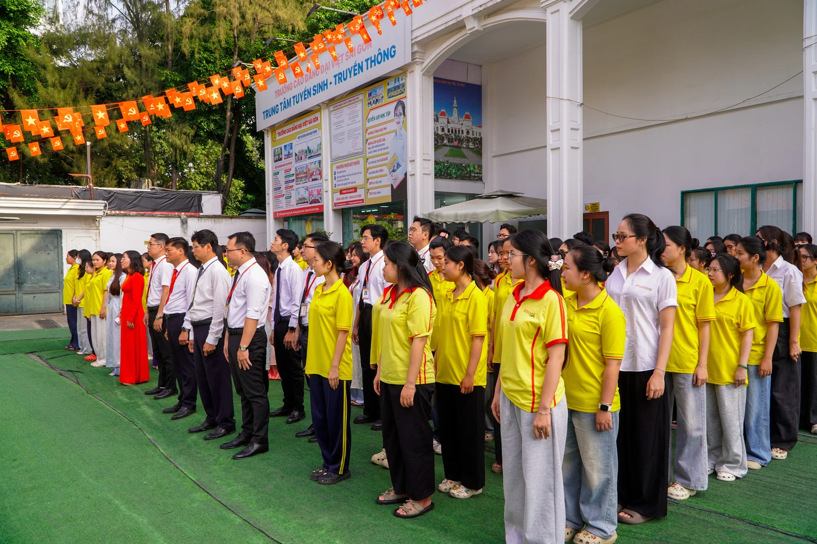 LỄ CHÀO CỜ ĐẦU TUẦN - KHỞI ĐẦU MỘT TUẦN HỌC TẬP ĐẦY NĂNG LƯỢNG