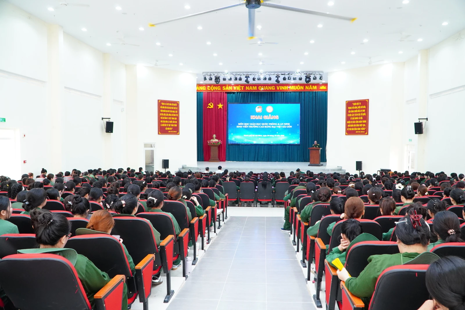 LỄ KHAI GIẢNG MÔN HỌC GIÁO DỤC QUỐC PHÒNG VÀ AN NINH
