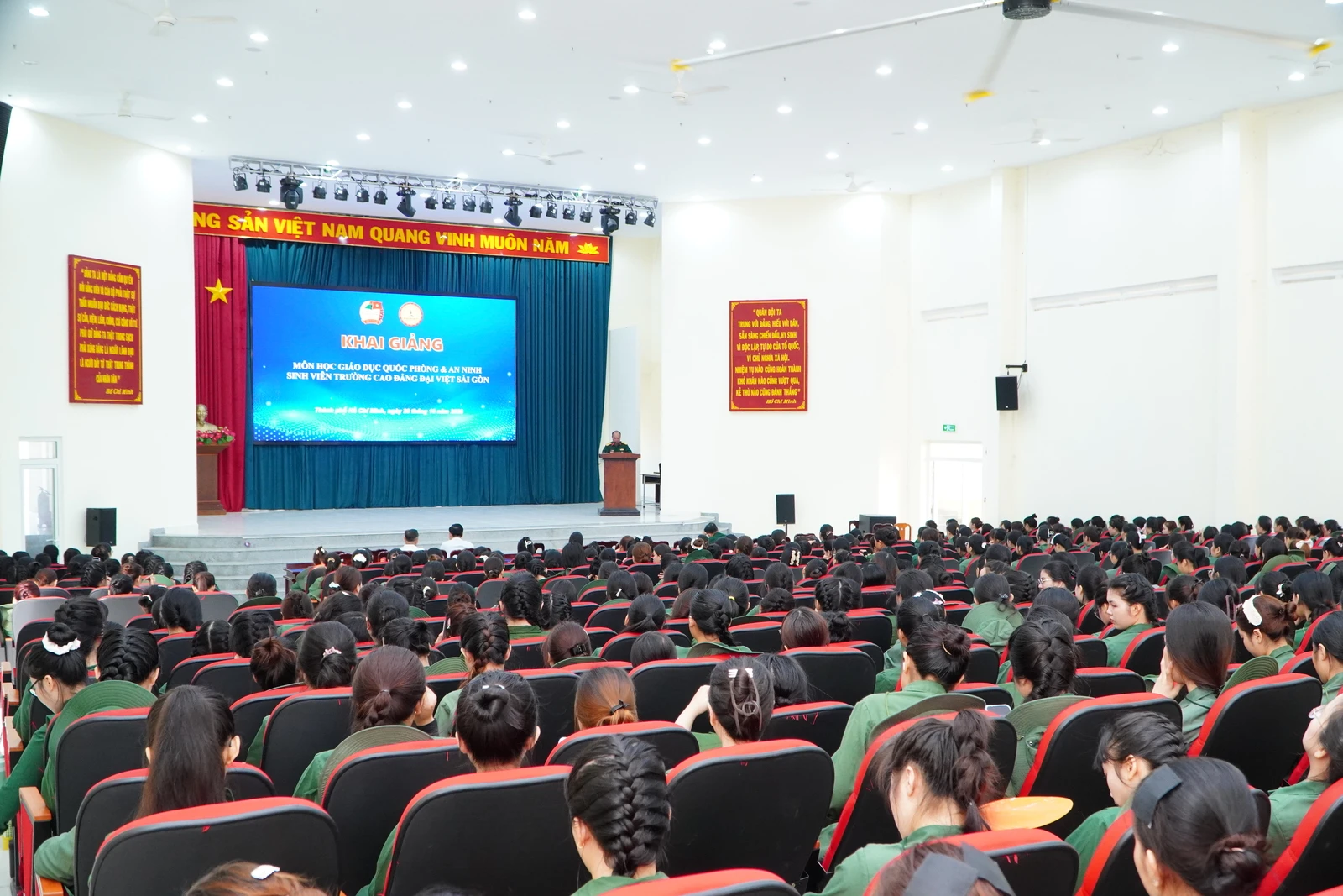 LỄ KHAI GIẢNG MÔN HỌC GIÁO DỤC QUỐC PHÒNG VÀ AN NINH