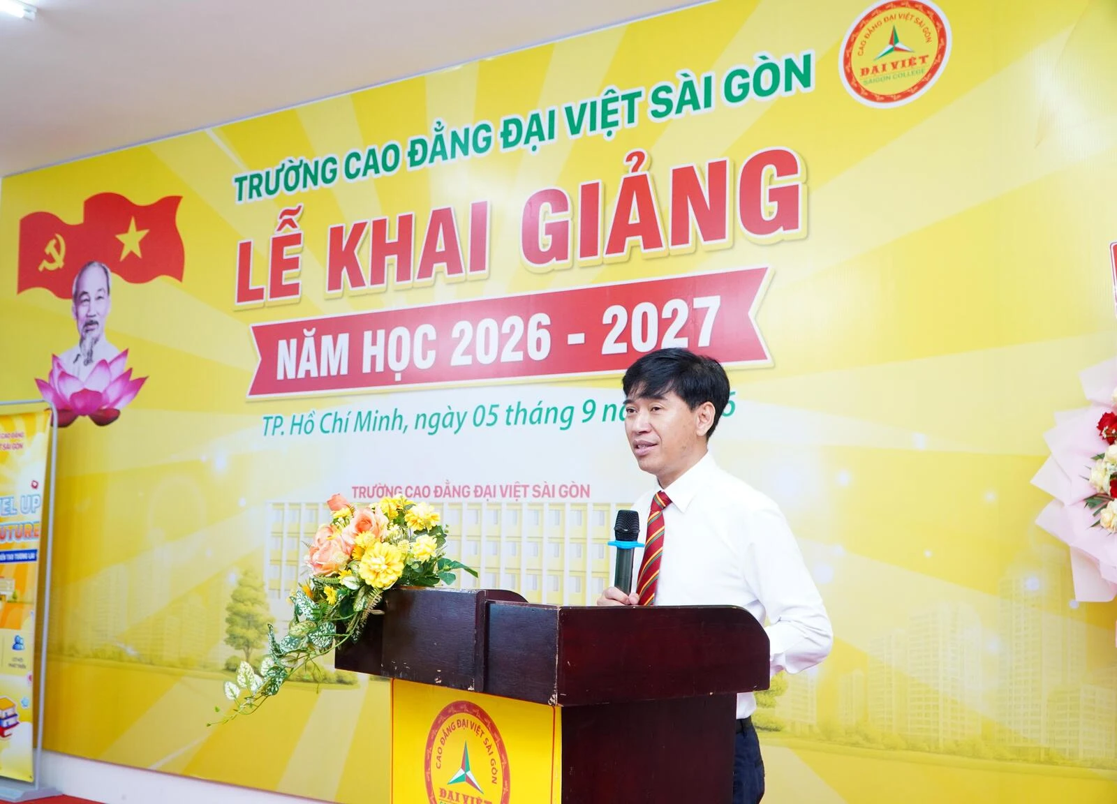 LỄ KHAI GIẢNG NĂM HỌC 2026 - 2027: HƠN 1.500 TÂN SINH VIÊN ĐẠI VIỆT SÀI GÒN CHÍNH THỨC BƯỚC VÀO HÀNH TRÌNH MỚI