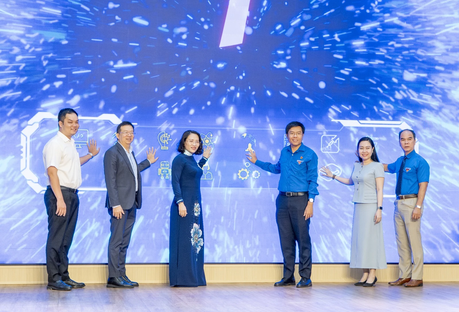 LỄ KHAI MẠC HỘI THI HỌC SINH - SINH VIÊN GIỎI NGHỀ LẦN THỨ 16 NĂM 2026