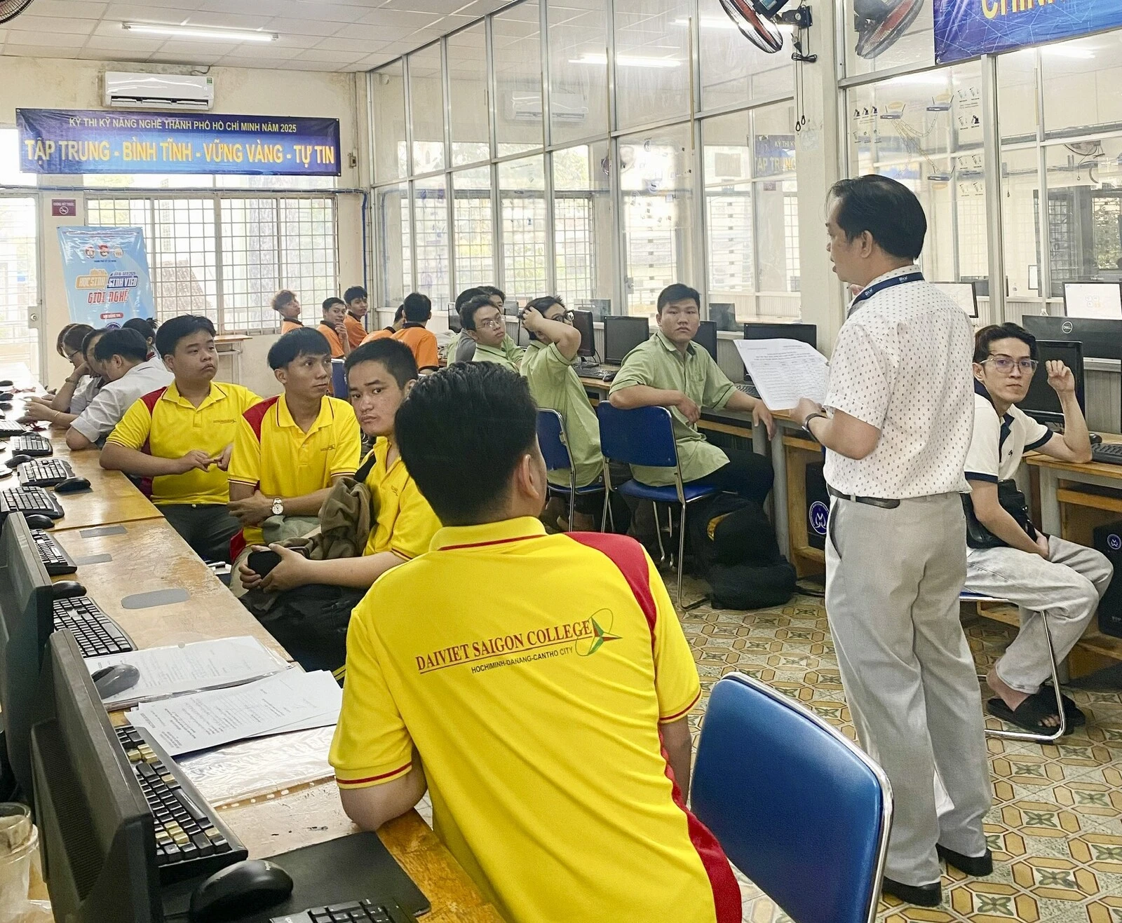 MẠNG THÌ PHẢI MẠNH - KỸ NĂNG THÌ PHẢI CHẤT: SINH VIÊN ĐẠI VIỆT TRANH TÀI “QUẢN TRỊ HỆ THỐNG MẠNG CNTT” TẠI HỘI THI GIỎI NGHỀ 2026