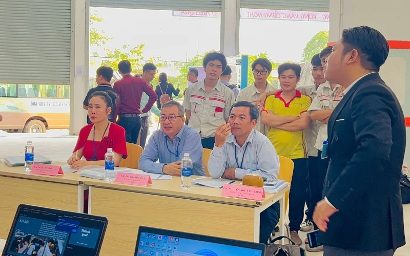 Mô Hình “Chẩn Đoán Và Xử Lý Lỗi Hệ Thống Điều Khiển Ô Tô”