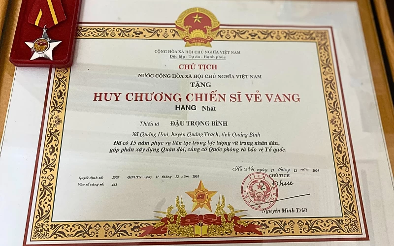 Giấy khen đồng chí đậu trọng bình