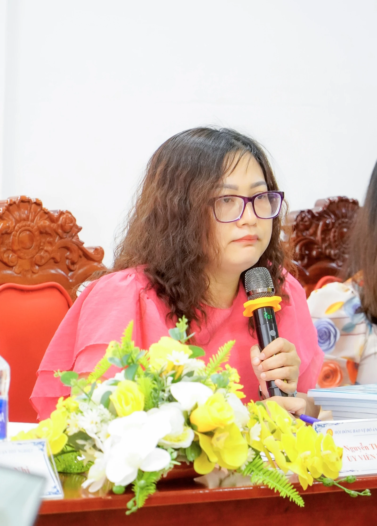 SINH VIÊN KINH TẾ CHÍNH THỨC “VỀ ĐÍCH”: DẤU ẤN TẠI HỘI ĐỒNG BẢO VỆ KHÓA LUẬN TỐT NGHIỆP