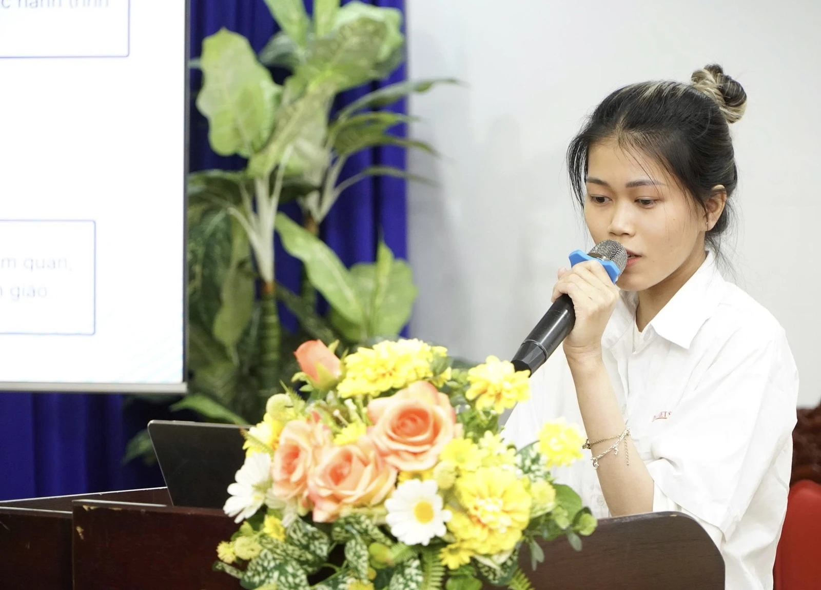 SINH VIÊN KINH TẾ CHÍNH THỨC “VỀ ĐÍCH”: DẤU ẤN TẠI HỘI ĐỒNG BẢO VỆ KHÓA LUẬN TỐT NGHIỆP