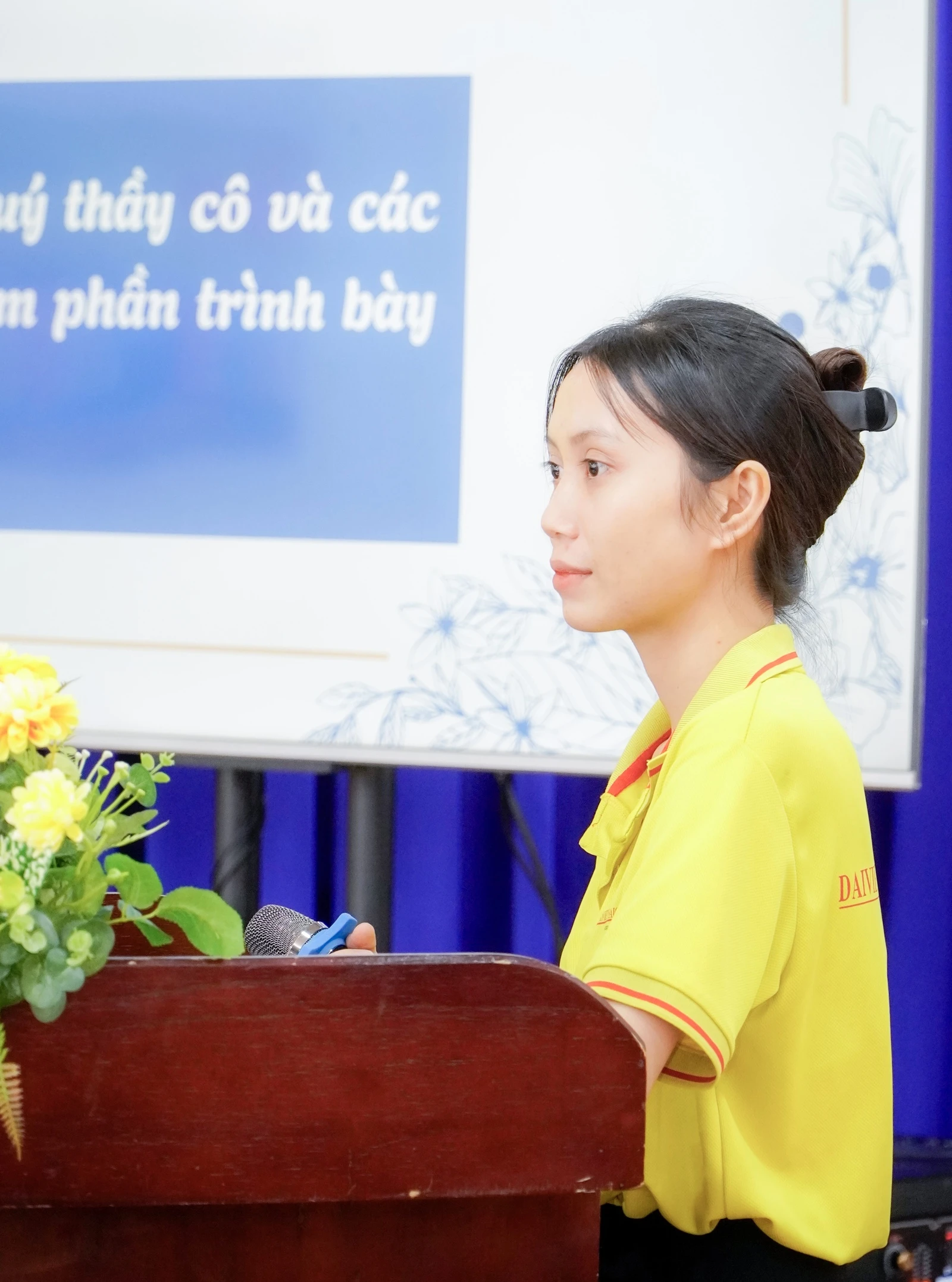 SINH VIÊN KINH TẾ CHÍNH THỨC “VỀ ĐÍCH”: DẤU ẤN TẠI HỘI ĐỒNG BẢO VỆ KHÓA LUẬN TỐT NGHIỆP