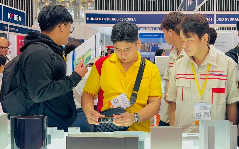 Sinh Viên Ngành Công Nghệ Ô Tô Tham Gia Hội Thi Tay Nghề Hàn Tiêu Chuẩn Quốc Tế Wtsg25