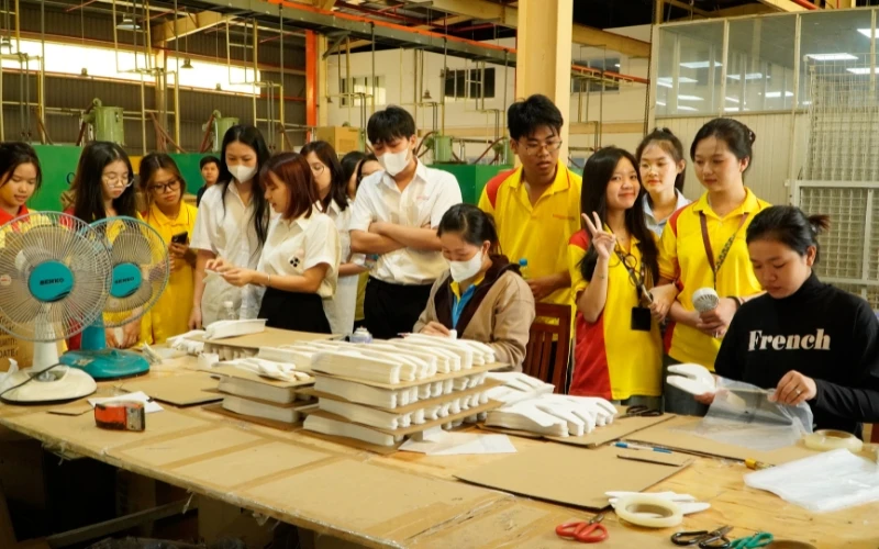 Sinh Viên Ngành Tiếng Trung Quốc Trải Nghiệm Thực Tế Tại Doanh Nghiệp Sunyin Việt Nam