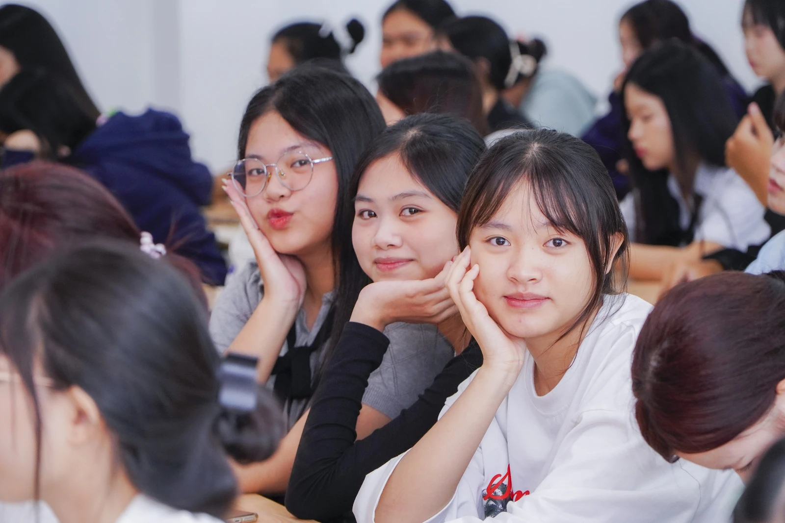 TÂN SINH VIÊN K26 - ĐỢT 2 TRANG BỊ KỸ NĂNG ỨNG XỬ VÀ NÂNG CAO NHẬN THỨC PHÒNG, CHỐNG TỆ NẠN XÃ HỘI