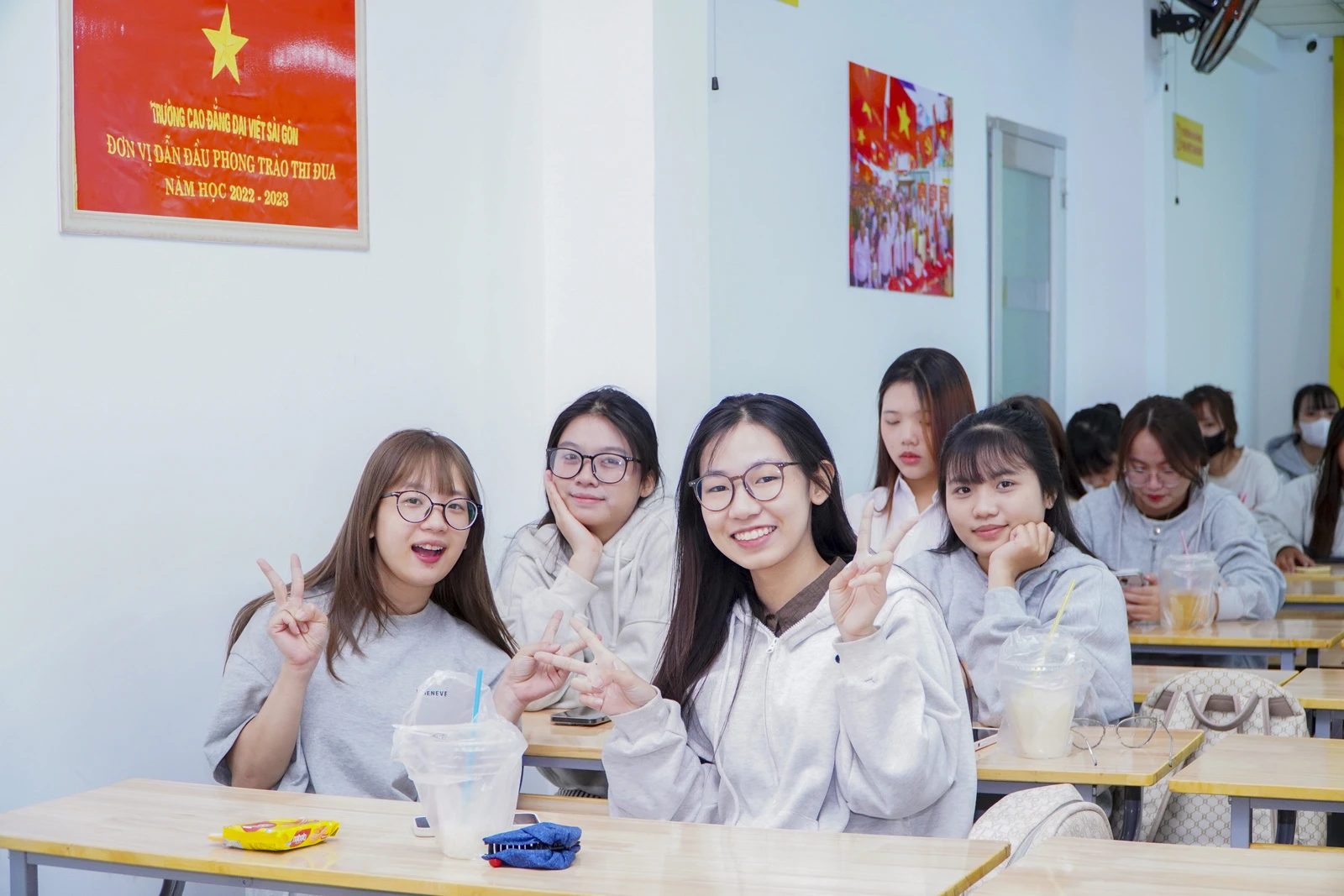 TÂN SINH VIÊN K26 HOÀN THÀNH TUẦN SINH HOẠT CÔNG DÂN ĐẦU KHÓA 2026