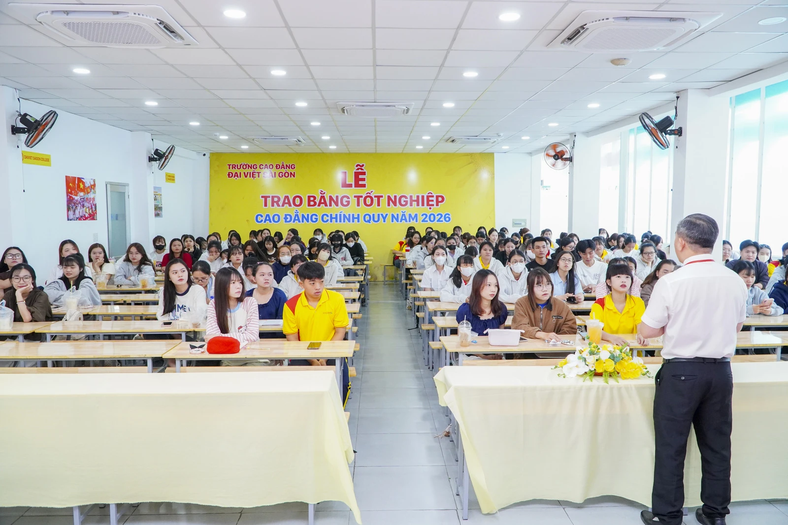 TÂN SINH VIÊN K26 HOÀN THÀNH TUẦN SINH HOẠT CÔNG DÂN ĐẦU KHÓA 2026