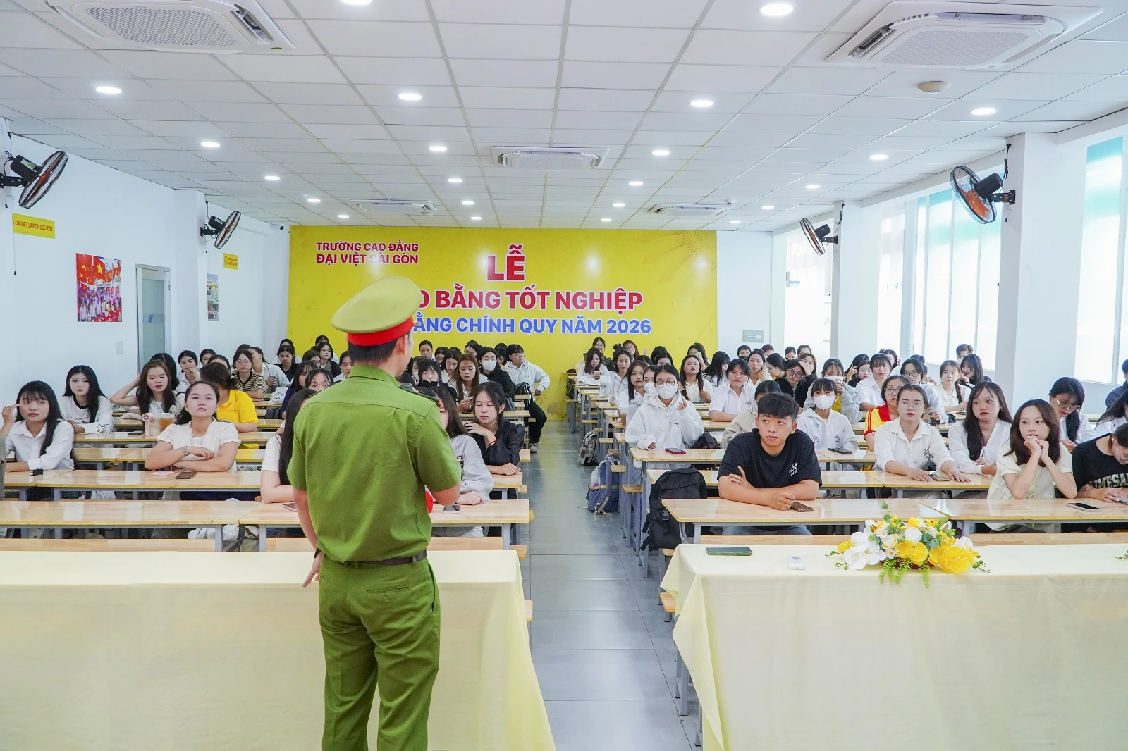 TÂN SINH VIÊN K26 THAM GIA CHUYÊN ĐỀ "PHÒNG, CHỐNG TỐ GIÁC TỘI PHẠM MA TÚY, PHÒNG CHỐNG TỘI PHẠM, TỆ NẠN XÃ HỘI TRONG SINH VIÊN"