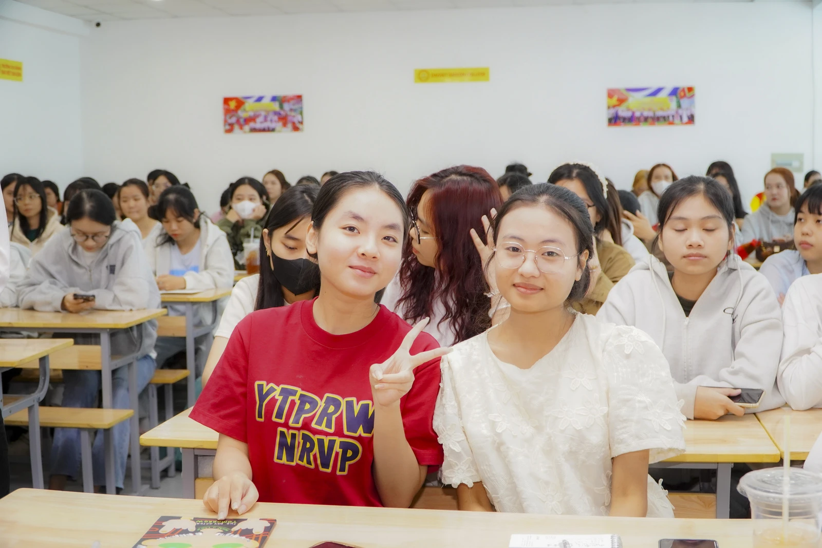 TÂN SINH VIÊN K26 THAM GIA SINH HOẠT PHỔ BIẾN QUY CHẾ HỌC TẬP, CHUẨN ĐẦU RA VÀ ĐỊNH HƯỚNG LỘ TRÌNH PHÁT TRIỂN KỸ NĂNG